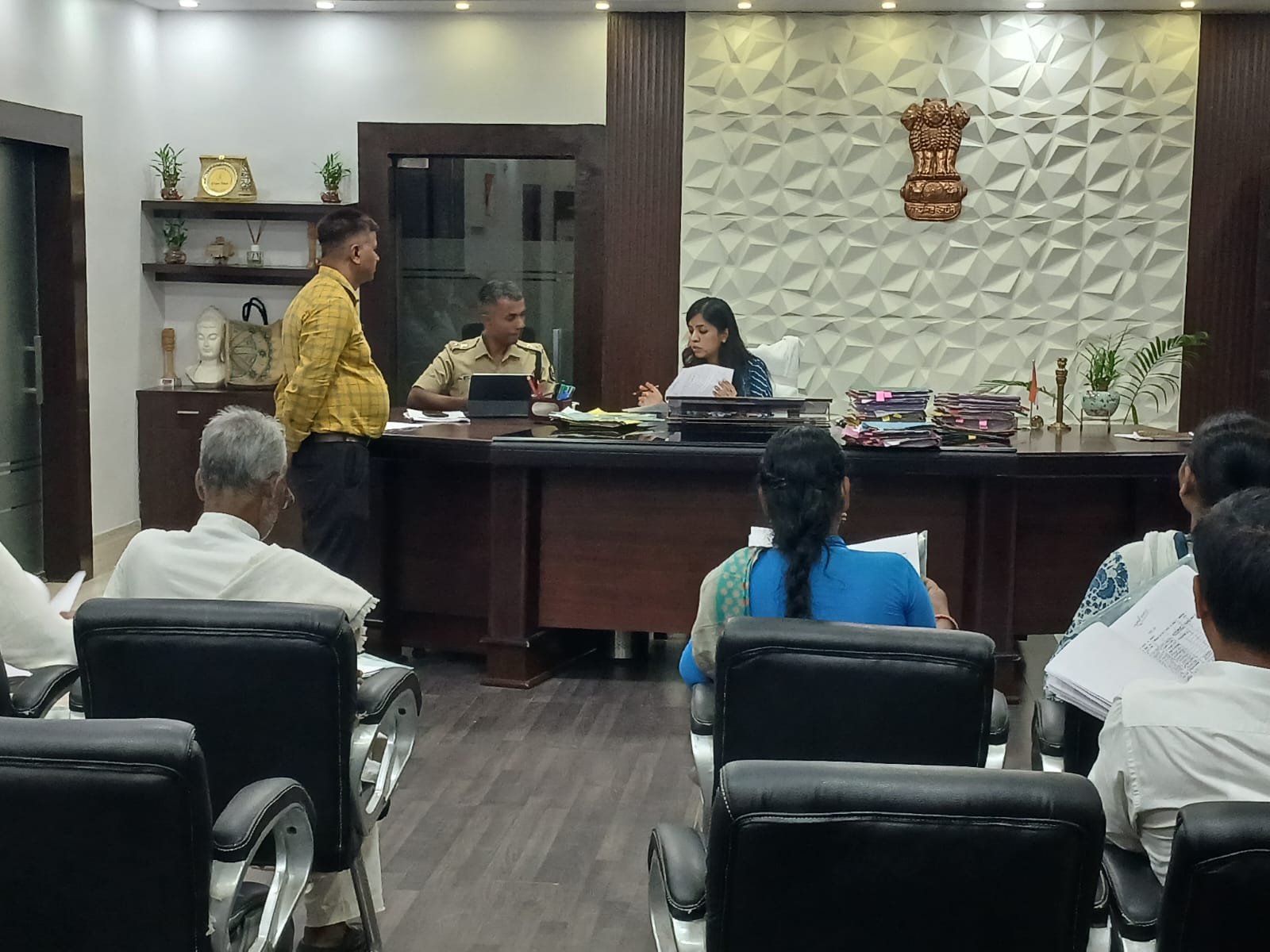 SC/ST अत्याचार निवारण अधिनियम पर जिलास्तरीय बैठक, 138 पीड़ितों को मिला 86.5 लाख का मुआवजा