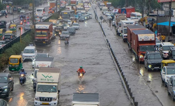 Heavy rain causes waterlogging and traffic disruption across Delhi-NCR