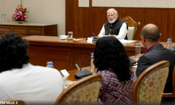 PM Modi Space Startup Meeting: स्पेस स्टार्टअप्स के फाउंडर्स से मिले पीएम मोदी, भारत को ग्लोबल स्पेस हब बनाने पर जोर 1 PM Modi Space Startup Meeting