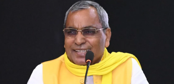 सावन में मछली दावत पर बवाल, ओम प्रकाश राजभर ने कांग्रेस को घेरा; अजय राय ने दी सफाई 1 om prakash rajbhar