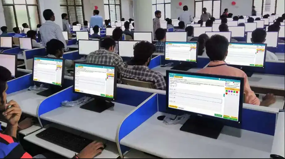 SSC CHSL 2026: 2536 पदों पर भर्ती, आवेदन की आखिरी तारीख नजदीक; नवंबर-दिसंबर में परीक्षा