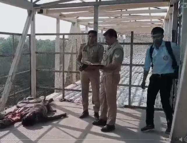 गाजियाबाद : NH-9 के फुट ओवरब्रिज पर मिला शव 1 Screenshot 2026 10 01 105455