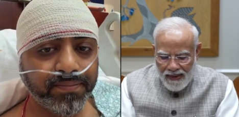प्रधानमंत्री नरेंद्र मोदी कैप्टन स्मित मच्छार से वीडियो कॉल पर बातचीत करते हुए