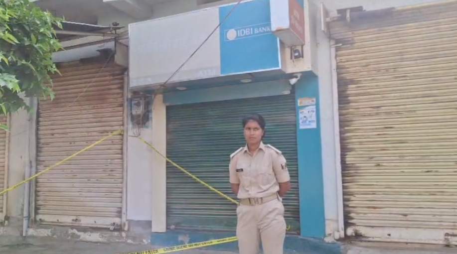 सासाराम में IDBI ATM में चोरी, शटर का ताला काटकर घुसे चोर 1 Screenshot 2026 10 04 154941