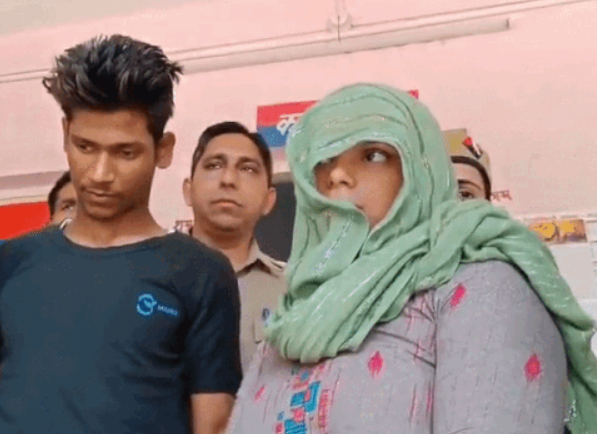 Meerut News: सांप कांड में रविता और अमरदीप को फांसी, पति की हत्या को सर्पदंश दिखाने की रची थी साजिश 1 Meerut News: सांप कांड में रविता और अमरदीप को फांसी, पति की हत्या को सर्पदंश दिखाने की रची थी साजिश