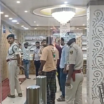सासाराम: कोचस में न्यू कंचन ज्वेलर्स में दिनदहाड़े लूट, पिस्टल के बल पर ग्राहकों को बनाया बंधक 10 Screenshot 2026 10 27 232412
