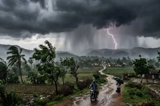 चक्रवात अर्नब का असर: कई राज्यों में बारिश का अलर्ट 1 चक्रवाती तूफान अर्नब के असर से देश के कई राज्यों में भारी बारिश