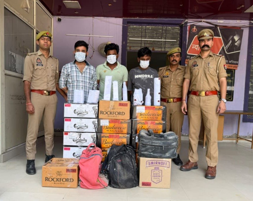 गाजियाबाद क्रॉसिंग रिपब्लिक में ड्राई डे पर बरामद शराब और बीयर